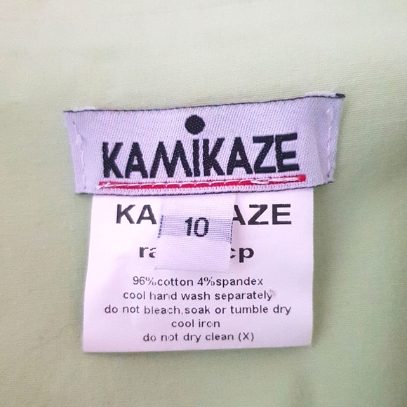 A pretty floral dress in size 10Au - Picture 6 of 7